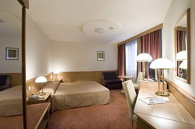4-star hotel in Budapest - Hotel Mercure Budapest City Center - Hungary - standard room - ✔️ Mercure Budapest City Center**** - in the most famous pedestrian street Budapest