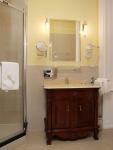 La Contessa Castle Hotel Szilvasvarad - the romantic hotel's bathrooms with Yves Rocher cosmetics