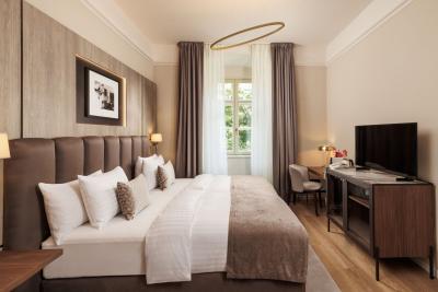 5* Elegant hotel room at Anna Grand Hotel in Balatonfured - ✔️ Anna Grand Hotel***** Balatonfured ✔️ Anna Grand action