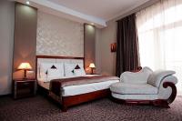 Hotel Colosseum elegant hotel room in Morahalom