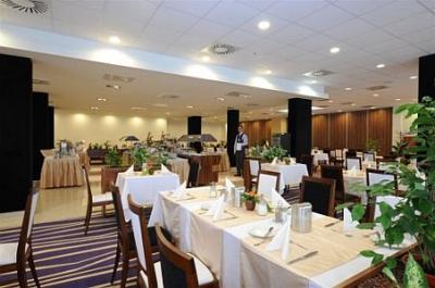 Restaurant in Hotel Forras Szeged - Wellness Hotel Forras - ✔️ Hunguest Szeged ✔️ wellness Hotel Forrás in Szeged