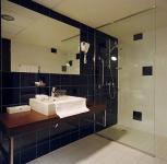 Park Inn Sarvar bathroom 4* - modern bathroom in Sarvar